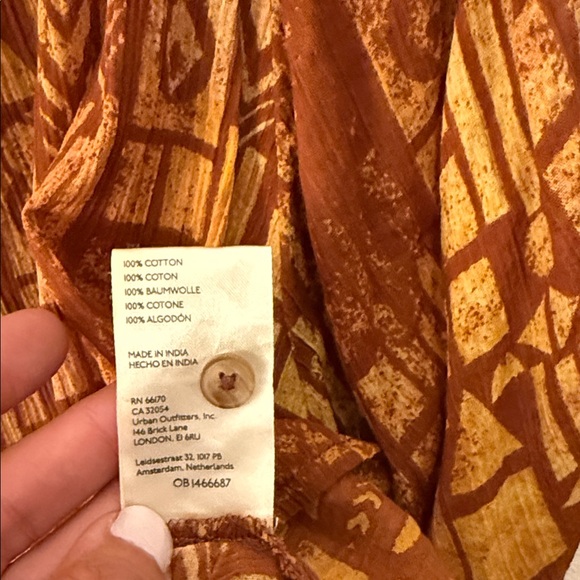 Pilcro Earthy Patterned Blouse - Picture 7 of 7